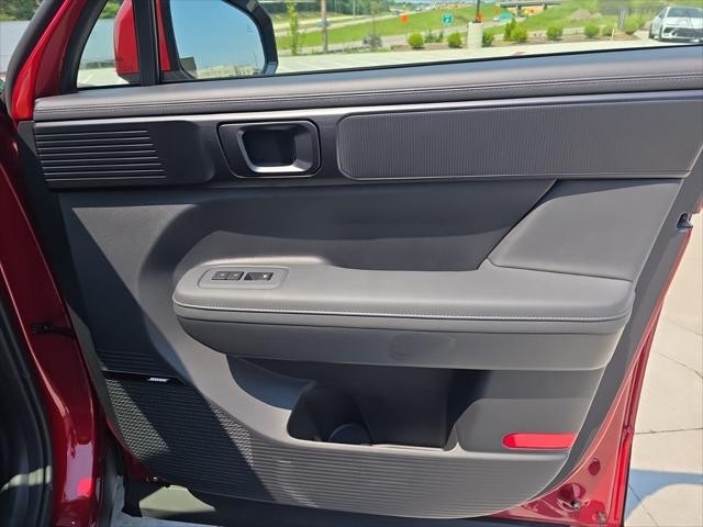 Hyundai Santa Fe Vehicle Full-screen Gallery Image 32