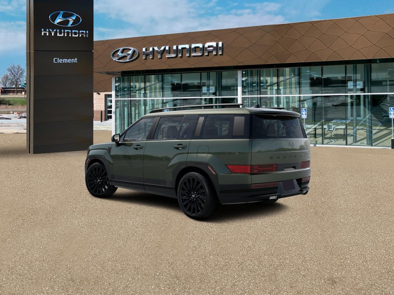 Hyundai Santa Fe Vehicle Full-screen Gallery Image 4