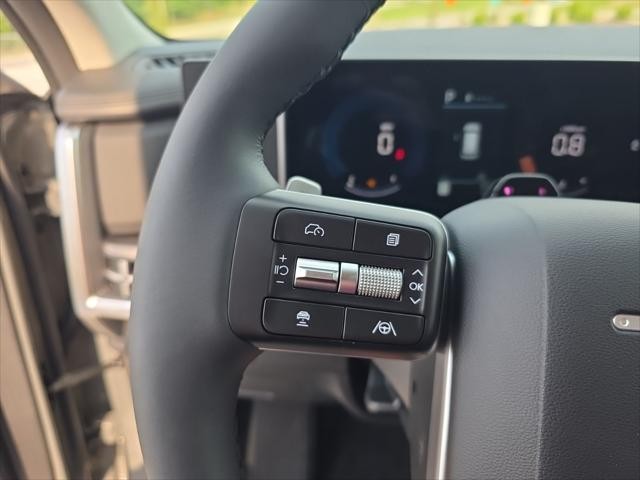 Hyundai Santa Fe Vehicle Full-screen Gallery Image 11