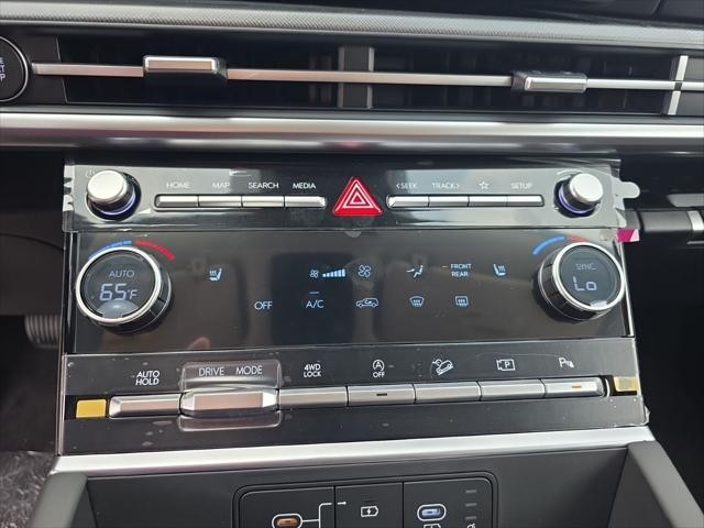 Hyundai Santa Fe Vehicle Full-screen Gallery Image 18