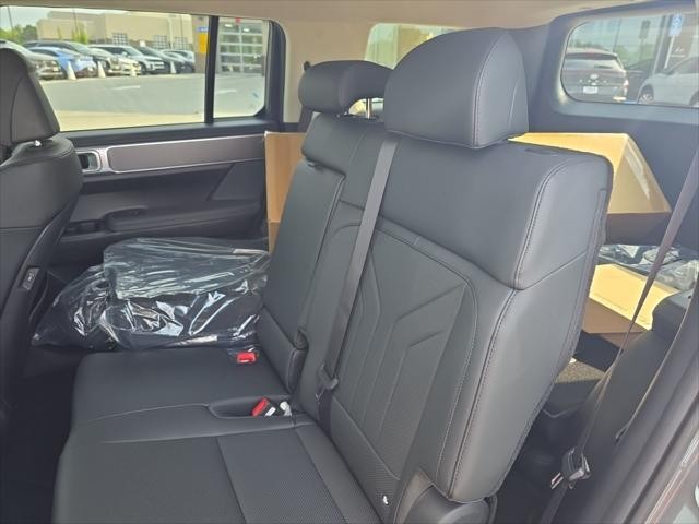 Hyundai Santa Fe Vehicle Full-screen Gallery Image 26