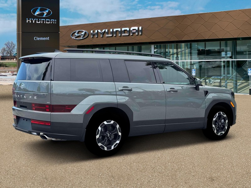 Hyundai Santa Fe Vehicle Full-screen Gallery Image 8