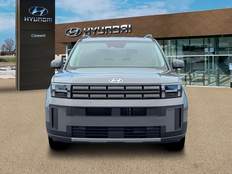 Hyundai Santa Fe Vehicle Full-screen Gallery Image 12