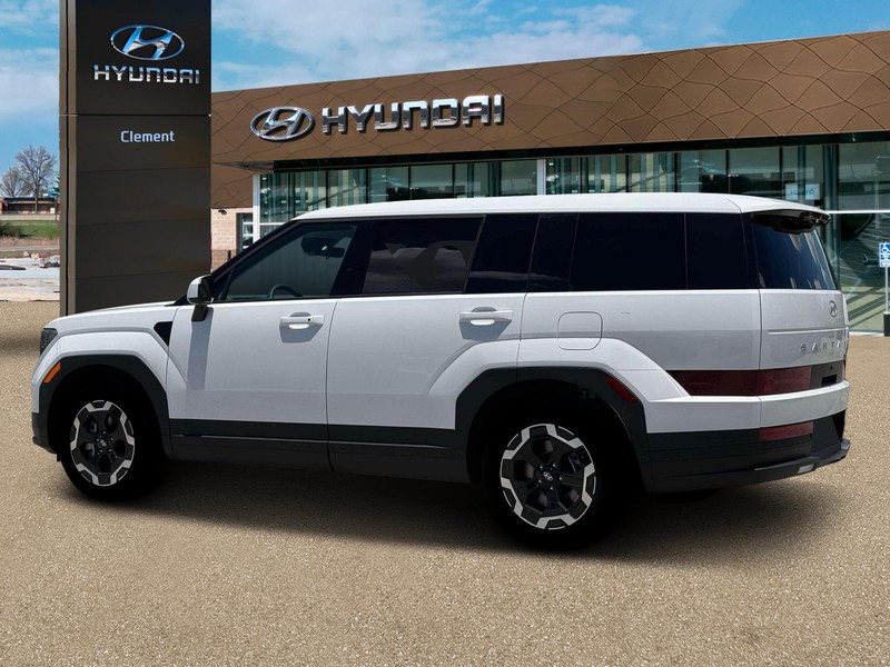 Hyundai Santa Fe Vehicle Full-screen Gallery Image 5