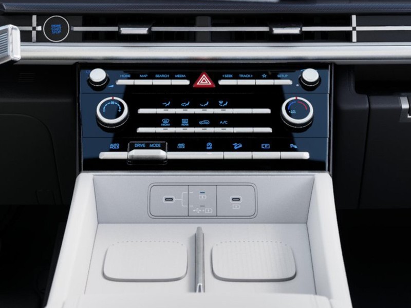 Hyundai Santa Fe Vehicle Full-screen Gallery Image 18