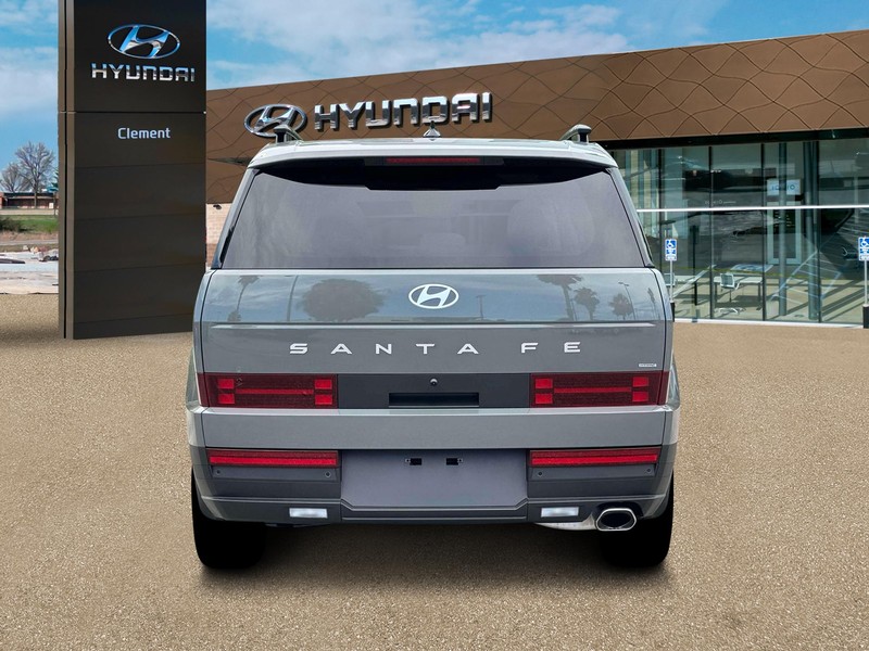 Hyundai Santa Fe Vehicle Full-screen Gallery Image 6