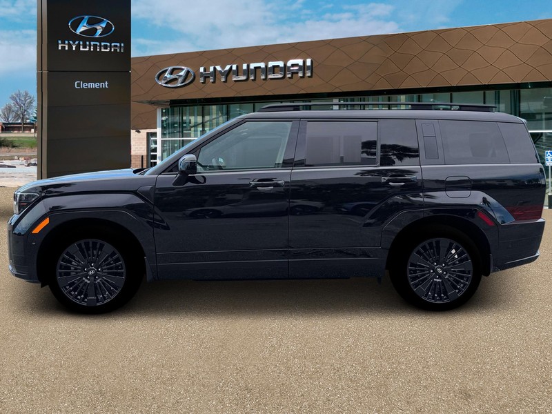 Hyundai Santa Fe Hybrid Vehicle Full-screen Gallery Image 3