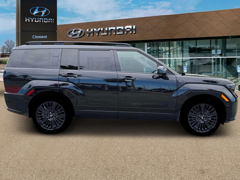 Hyundai Santa Fe Hybrid Vehicle Full-screen Gallery Image 9