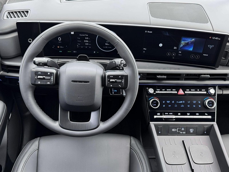 Hyundai Santa Fe Hybrid Vehicle Full-screen Gallery Image 17