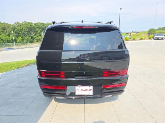 Hyundai Santa Fe Hybrid Vehicle Full-screen Gallery Image 7