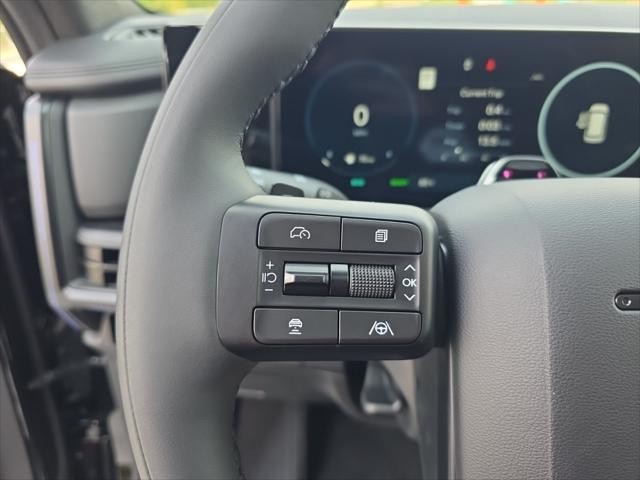 Hyundai Santa Fe Hybrid Vehicle Full-screen Gallery Image 12