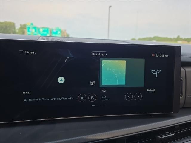 Hyundai Santa Fe Hybrid Vehicle Full-screen Gallery Image 16