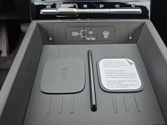 Hyundai Santa Fe Hybrid Vehicle Full-screen Gallery Image 20