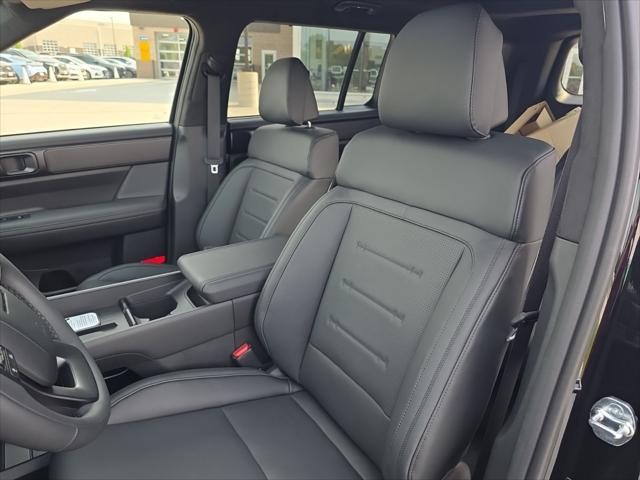 Hyundai Santa Fe Hybrid Vehicle Full-screen Gallery Image 26