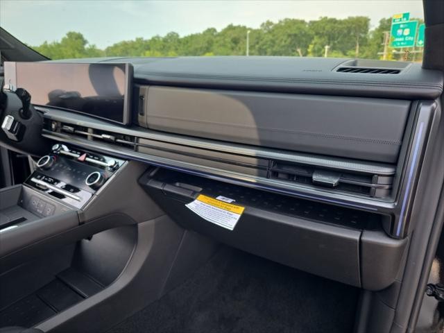 Hyundai Santa Fe Hybrid Vehicle Full-screen Gallery Image 31