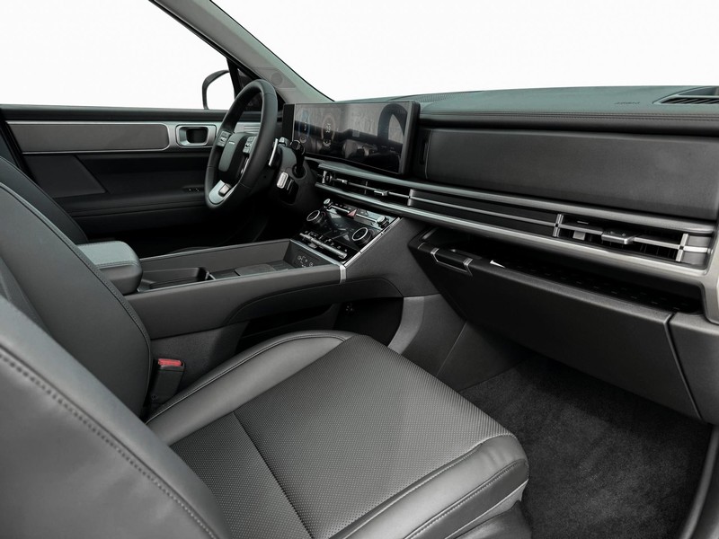 Hyundai Santa Fe Vehicle Full-screen Gallery Image 13