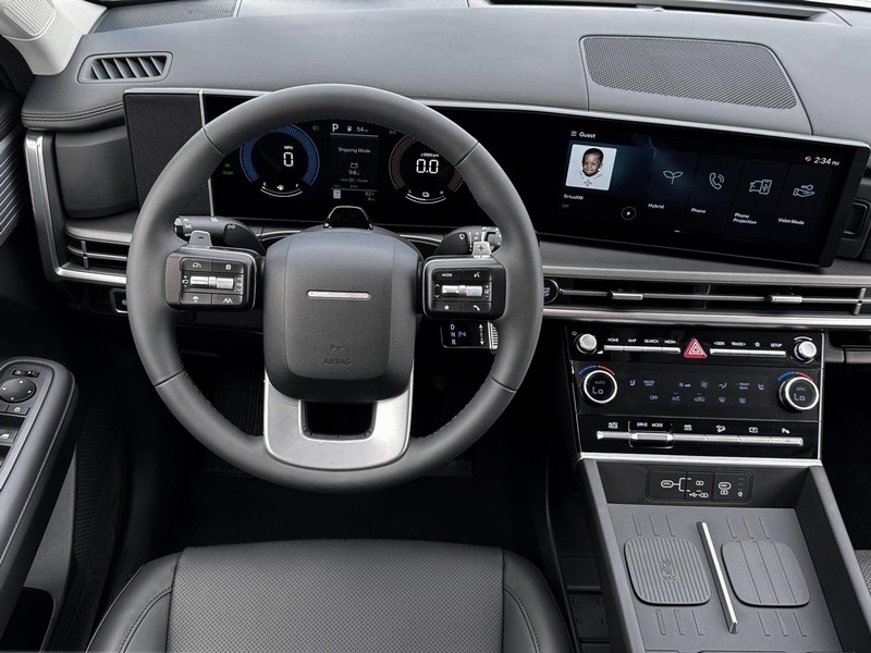 Hyundai Santa Fe Hybrid Vehicle Full-screen Gallery Image 16