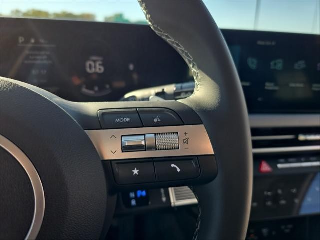 Hyundai Sonata Vehicle Full-screen Gallery Image 14