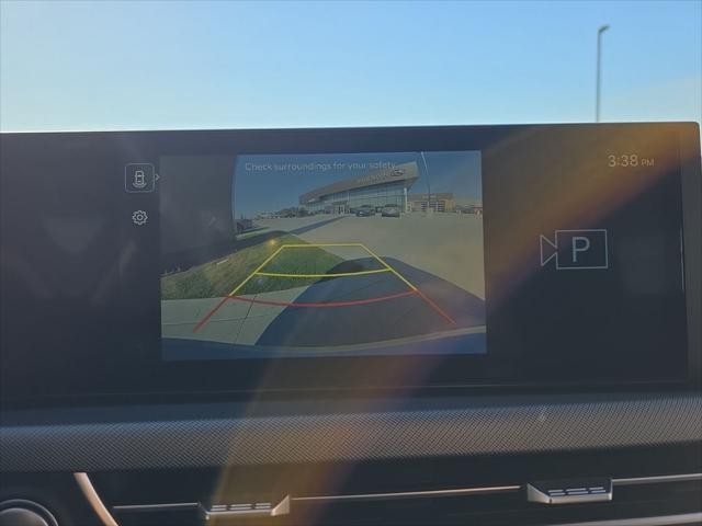 Hyundai Sonata Vehicle Full-screen Gallery Image 19