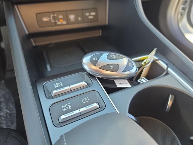 Hyundai Sonata Vehicle Full-screen Gallery Image 21