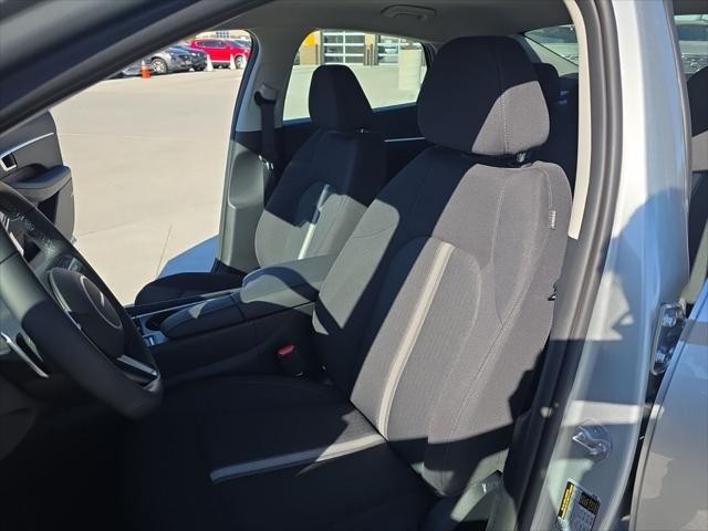 Hyundai Sonata Vehicle Full-screen Gallery Image 25