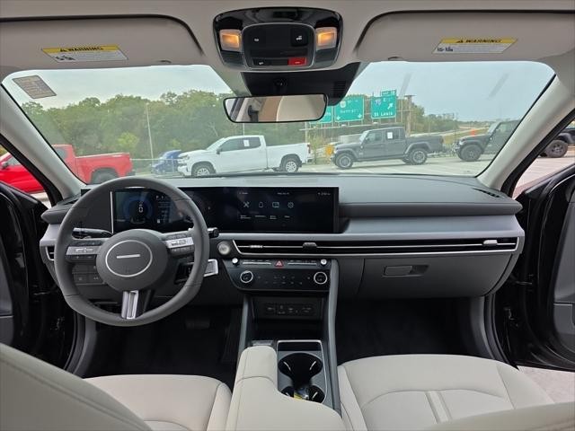 Hyundai Sonata Vehicle Full-screen Gallery Image 10