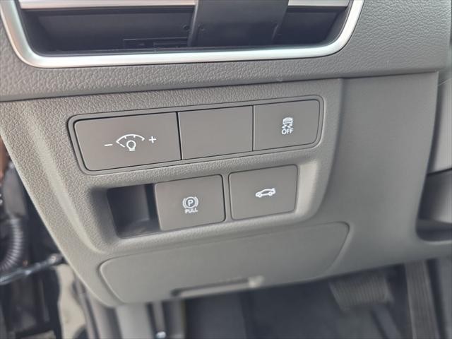 Hyundai Sonata Vehicle Full-screen Gallery Image 11