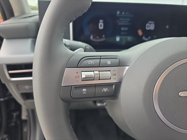 Hyundai Sonata Vehicle Full-screen Gallery Image 13