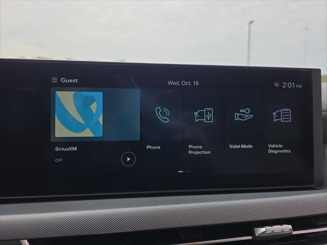Hyundai Sonata Vehicle Full-screen Gallery Image 17