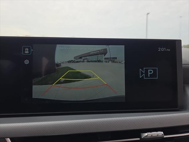 Hyundai Sonata Vehicle Full-screen Gallery Image 19