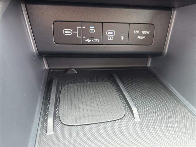 Hyundai Sonata Vehicle Full-screen Gallery Image 21