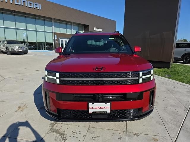 Hyundai Santa Fe Vehicle Full-screen Gallery Image 2