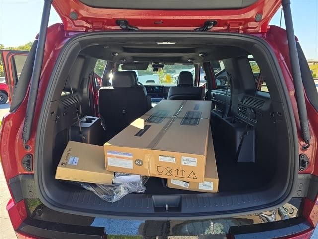 Hyundai Santa Fe Vehicle Full-screen Gallery Image 9