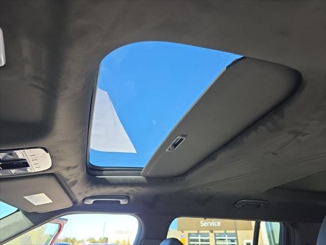 Hyundai Santa Fe Vehicle Full-screen Gallery Image 22