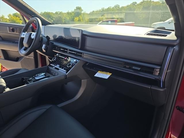 Hyundai Santa Fe Vehicle Full-screen Gallery Image 32