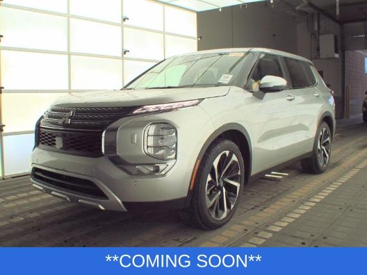 Mitsubishi Outlander SE Black Edition w/Pano Roof - Wentzville MO