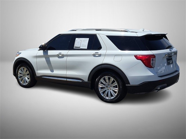 Ford Explorer Vehicle Full-screen Gallery Image 3