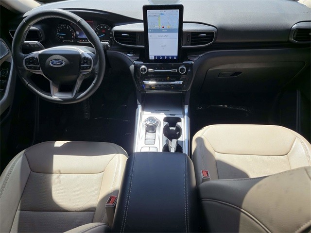 Ford Explorer Vehicle Full-screen Gallery Image 11