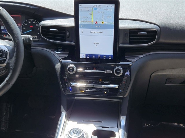 Ford Explorer Vehicle Full-screen Gallery Image 13