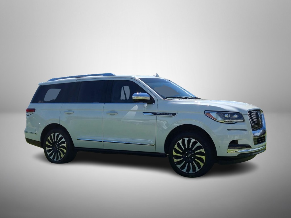 Lincoln Navigator Vehicle Full-screen Gallery Image 8
