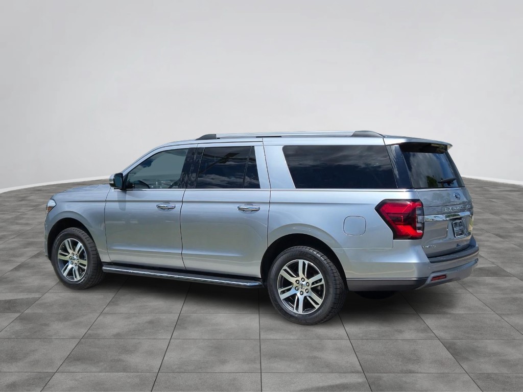 Ford Expedition Max Vehicle Full-screen Gallery Image 3