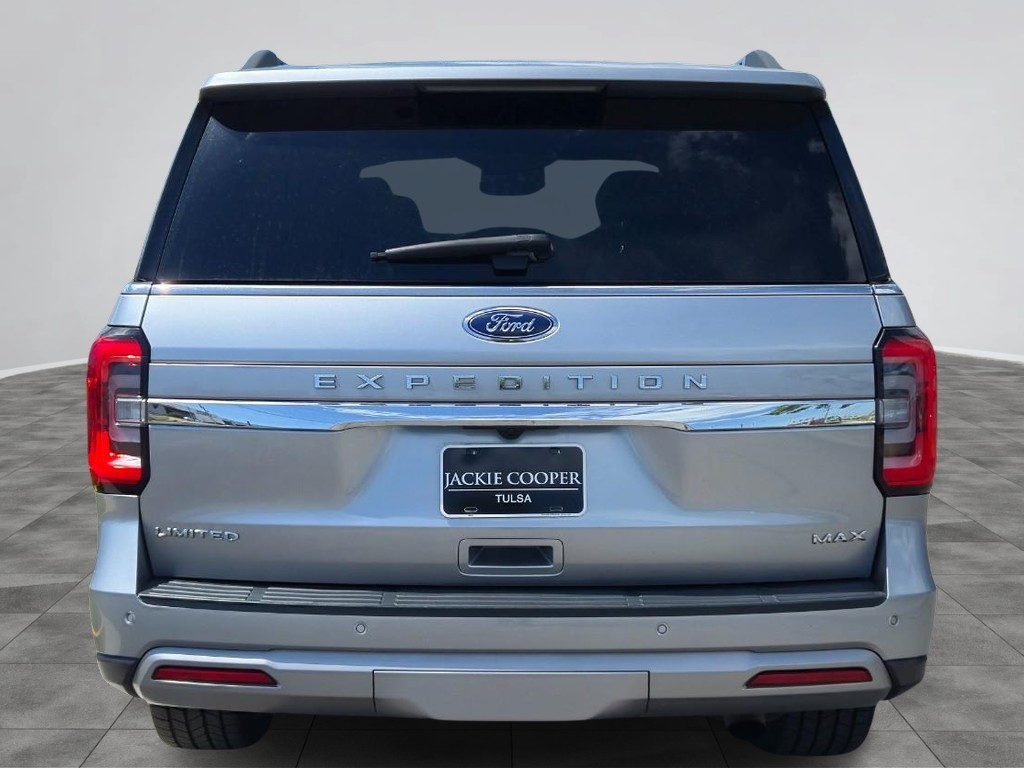 Ford Expedition Max Vehicle Full-screen Gallery Image 4