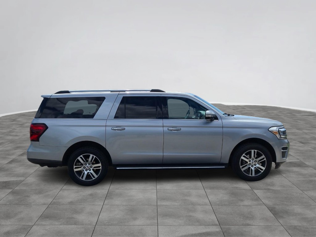 Ford Expedition Max Vehicle Full-screen Gallery Image 7