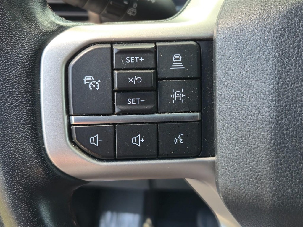 Ford Expedition Max Vehicle Full-screen Gallery Image 18