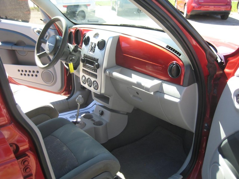 Chrysler PT Cruiser Vehicle Image 19