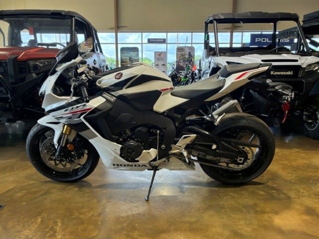 Union MO 2026 Honda CBR10RRT more details - honda cbr10rrt