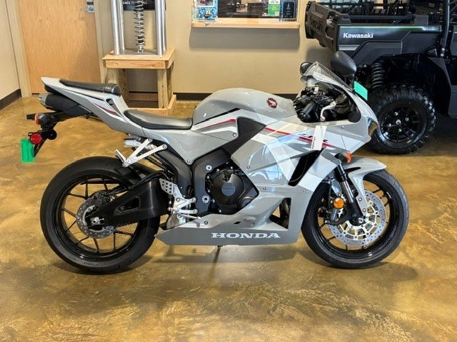 Union MO 2026 Honda CBR600RRT more details - honda cbr600rrt