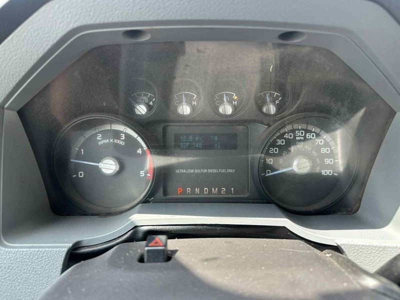 Ford F-350 Vehicle Full-screen Gallery Image 8