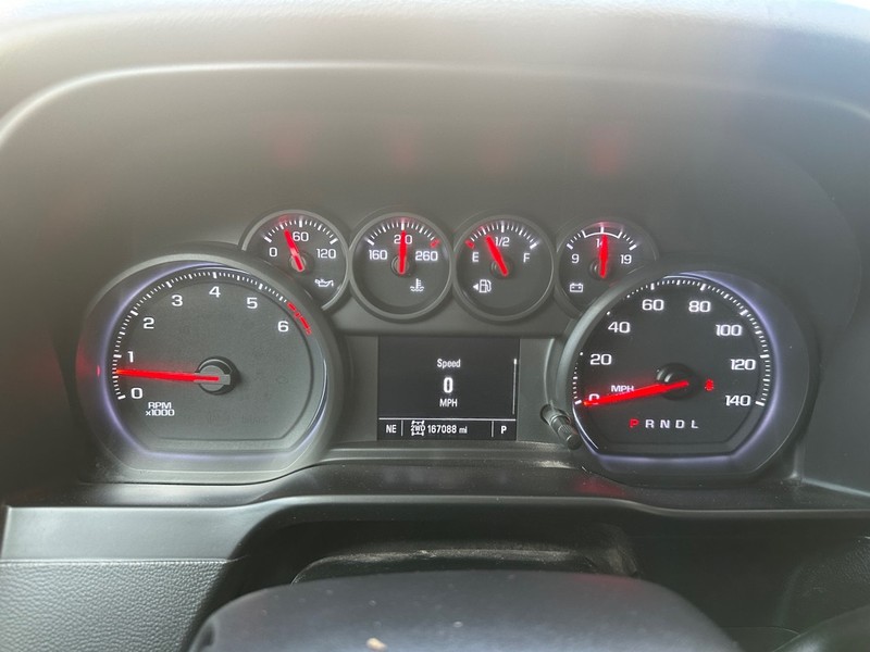 Chevrolet SILVERADO 2500 Vehicle Full-screen Gallery Image 18