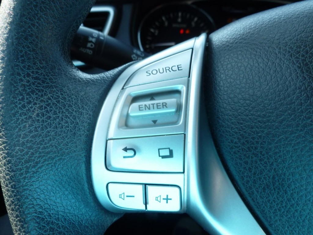 2015 Nissan Rogue SV - Photo 9
